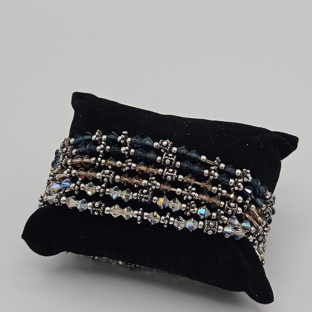 set of 6 beaded crystal stretch bracelets iridescent clear blue brown